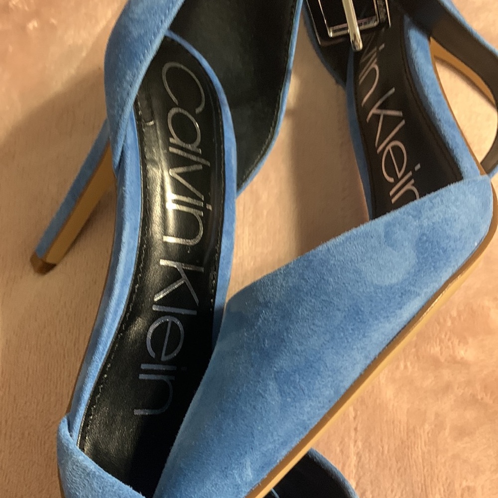 ๐NWOT Calvin Klein Womens Suede Ankle Strap Heels - Picture 12 of 14